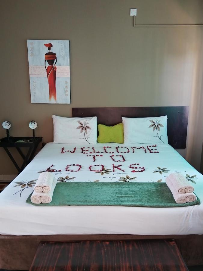 Looks Cottages Self Catering Apartments คาซาเนอ ภายนอก รูปภาพ
