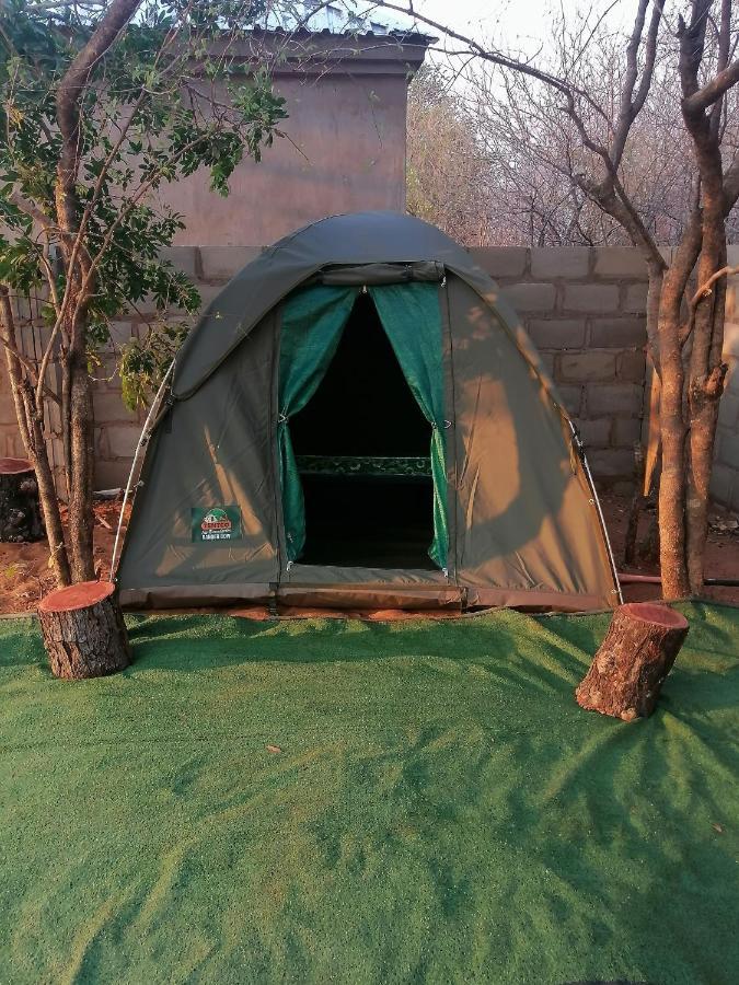Looks Cottages Self Catering Apartments คาซาเนอ ภายนอก รูปภาพ