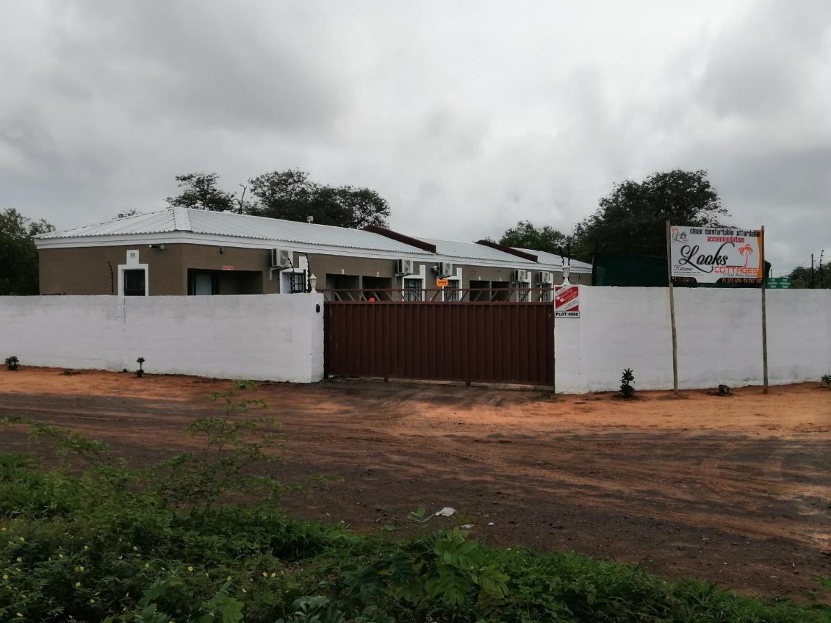 Looks Cottages Self Catering Apartments คาซาเนอ ภายนอก รูปภาพ